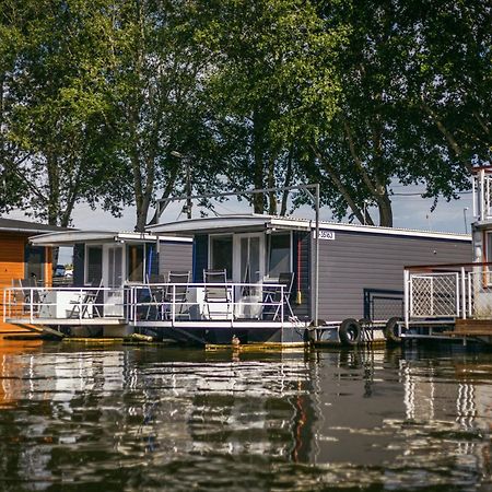Lakohajo, Uszohaz - Tisza-To Hotel Tiszafüred Екстериор снимка